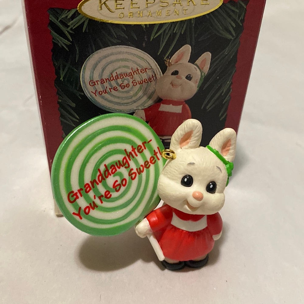 Hallmark Keepsake Ornament Granddaughter 1995